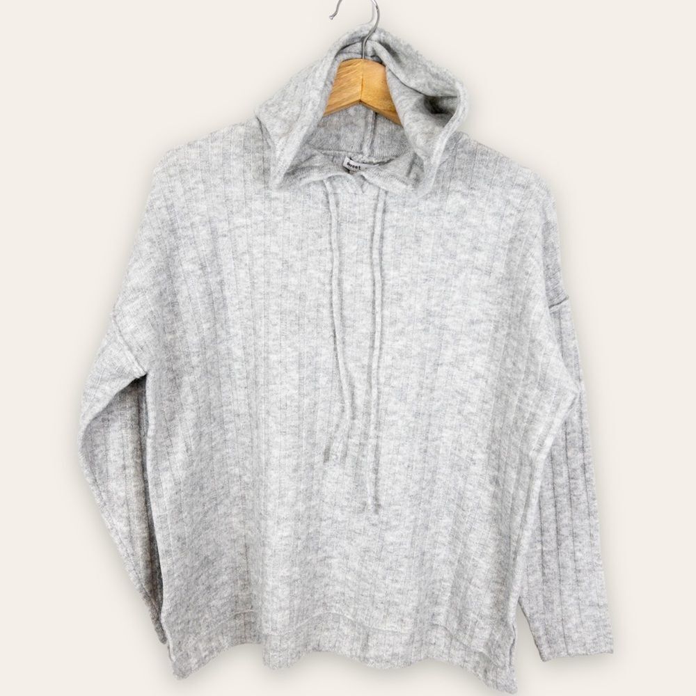 Sweet Romeo Womens Light Grey Ribbed Hooded Sweater Size Small NEW Casual Lounge